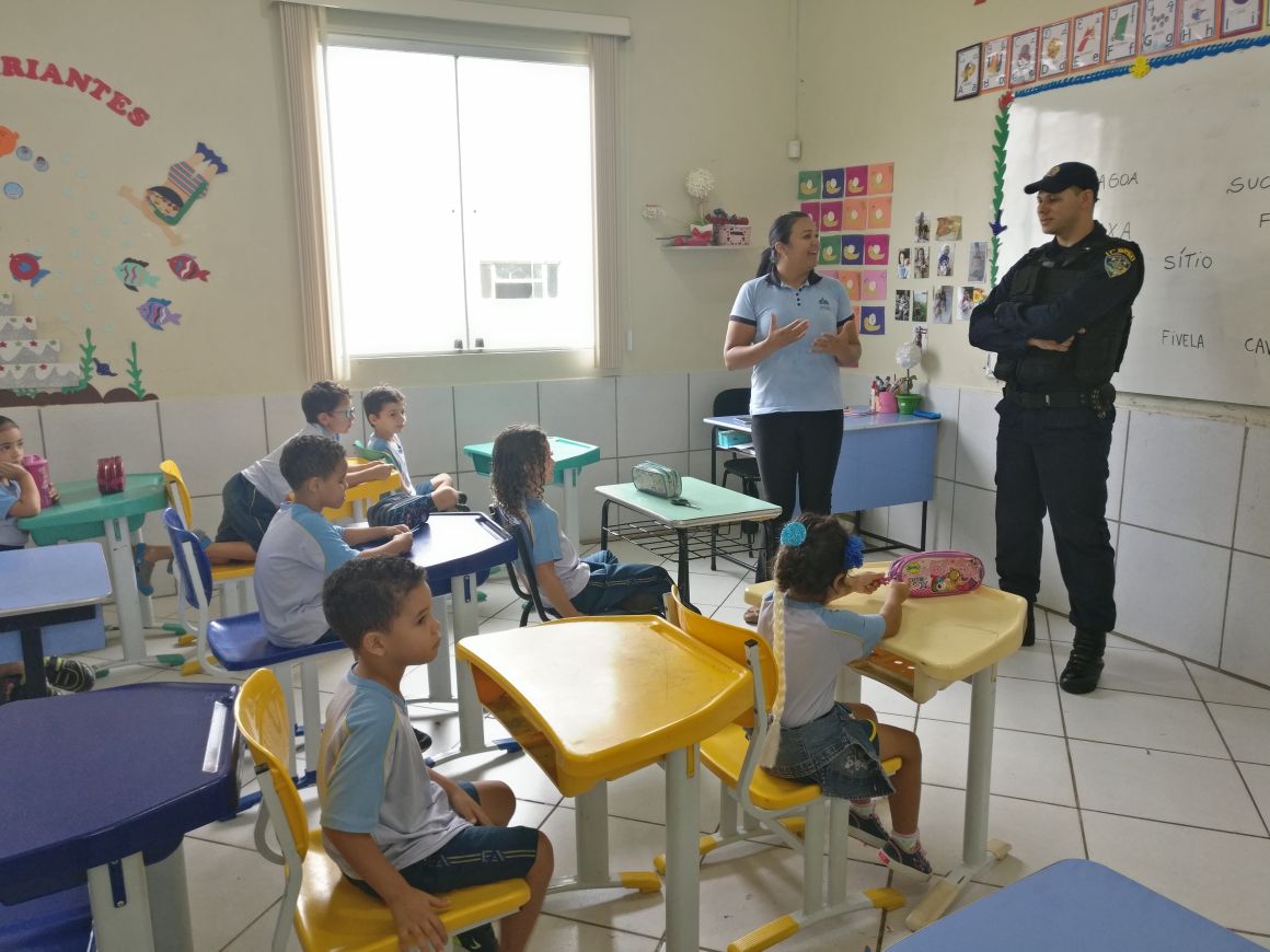 13-11 Patrulha Escolar do 7BPM participa de momento interação em escola Adventista 1