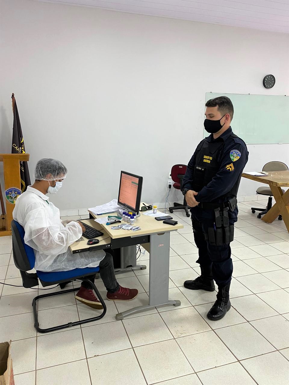 Polícia militar participa da campanha contra a COVID 19 3