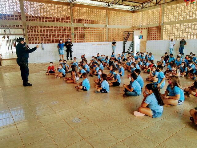 Alto Paraíso - Polícia Militar ministra palestra sobre Bullying em escola pública 2